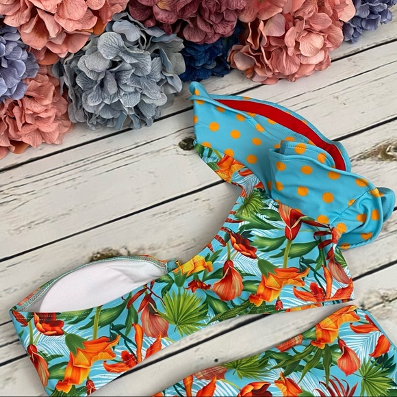 Retro Ruffled One Sleeve Tropical Bandeau High Waist Bikini - Picture 13 of 16